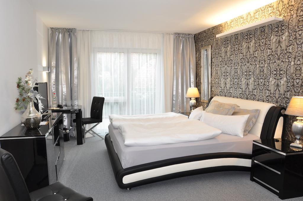 Gaestehaus Villa Casamia (Adults Only) Schmalkalden Δωμάτιο φωτογραφία